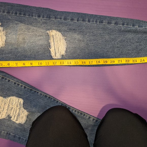 SO distressed mom jeans - Picture 2 of 5